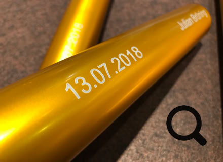 Laser Gravur Böhm in Bonn - Geschenkideen mit Gravuren auf Holz, Glas, Leder, Metall, Acryl Plexiglas , Armbänder, Papier, Anhänger, Schilder ... für Privat und Geschäftskunden und  Firmen. Kunden kommen aus Bonn, Köln, Siebengebirge, Frechen, und ganz NRW, Deutschland, Schweiz und der Welt